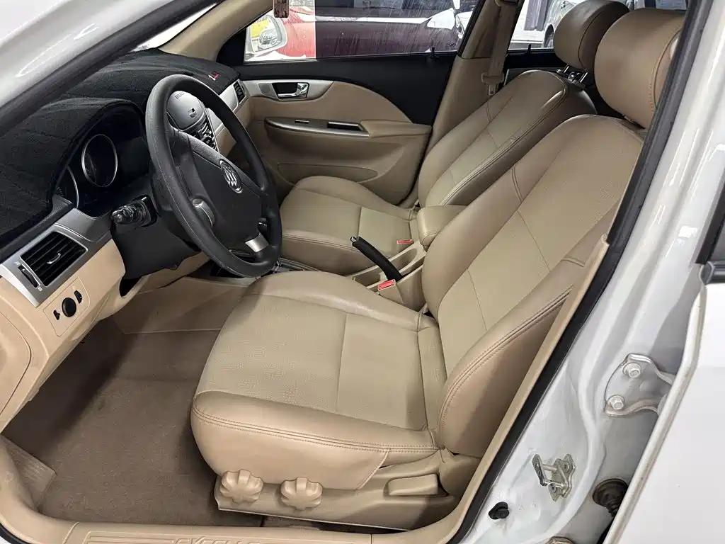 Buick Excelle 2015 — фото 8