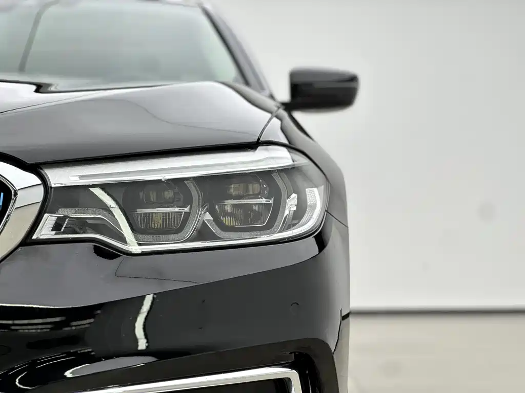 BMW 5 Series New Energy 2019 — фото 12