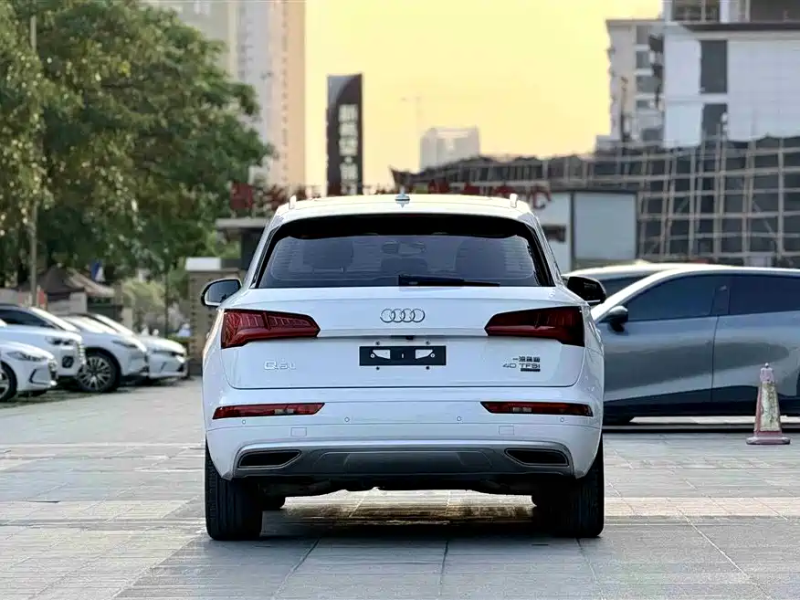 Audi Q5L 2019 — фото 5