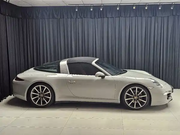 Porsche 911 2016