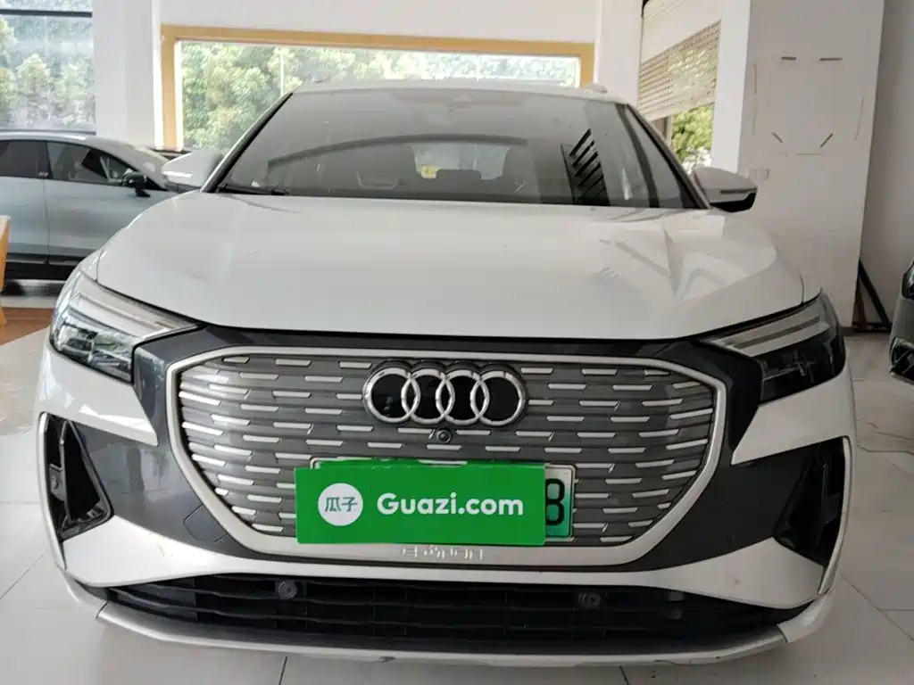 Audi Q4 E-Tron 2023 — фото 3