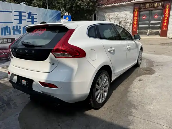 Volvo V40 2017