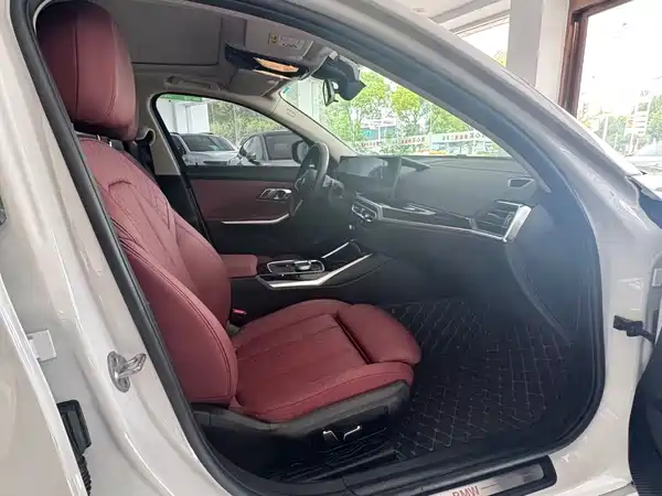 BMW i3 2024
