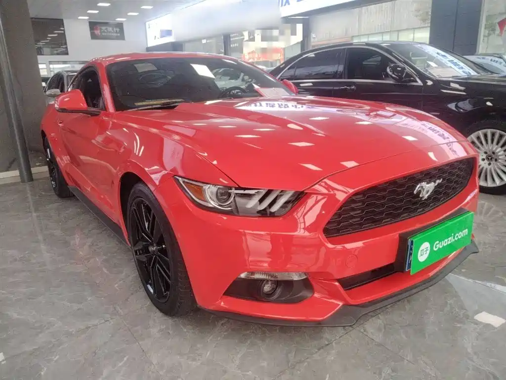 Ford Mustang 2017 — фото 20