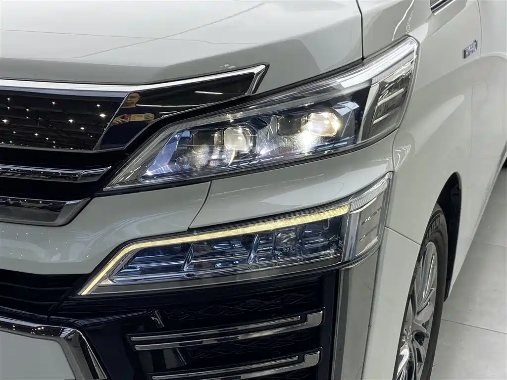 Toyota Vellfire 2020 — фото 11