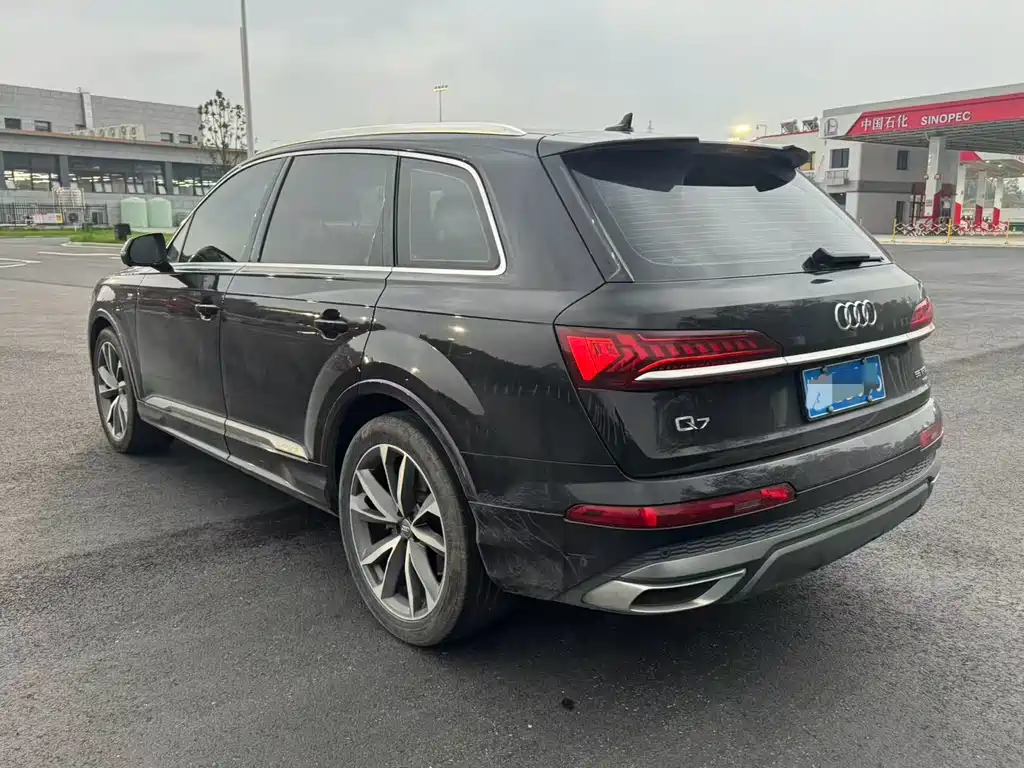 Audi Q7 2020 — фото 10