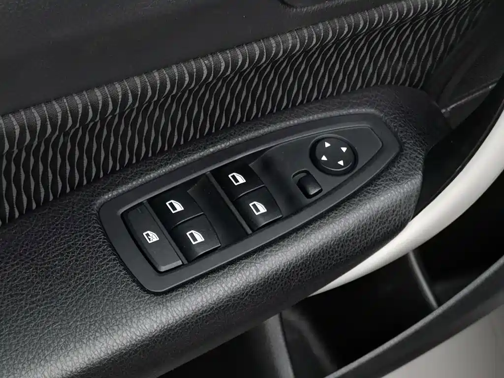 BMW 1 Series 2015 — фото 9