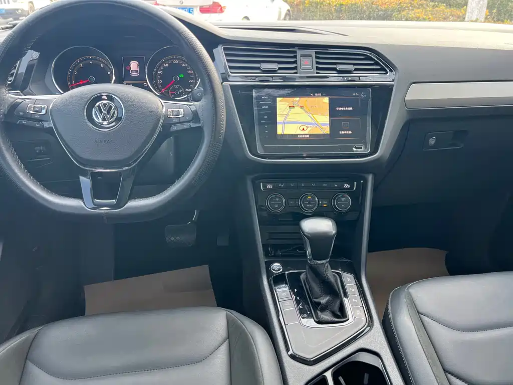 Volkswagen Tiguan L 2020 — фото 9