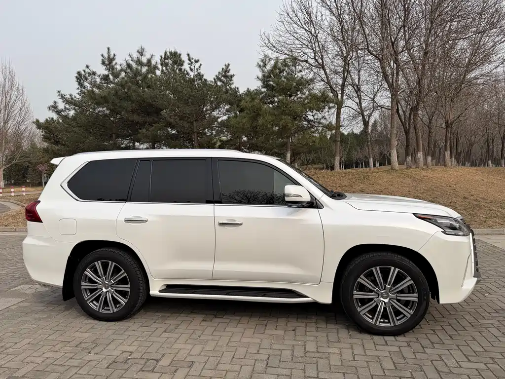 Lexus LX 2016 — фото 6