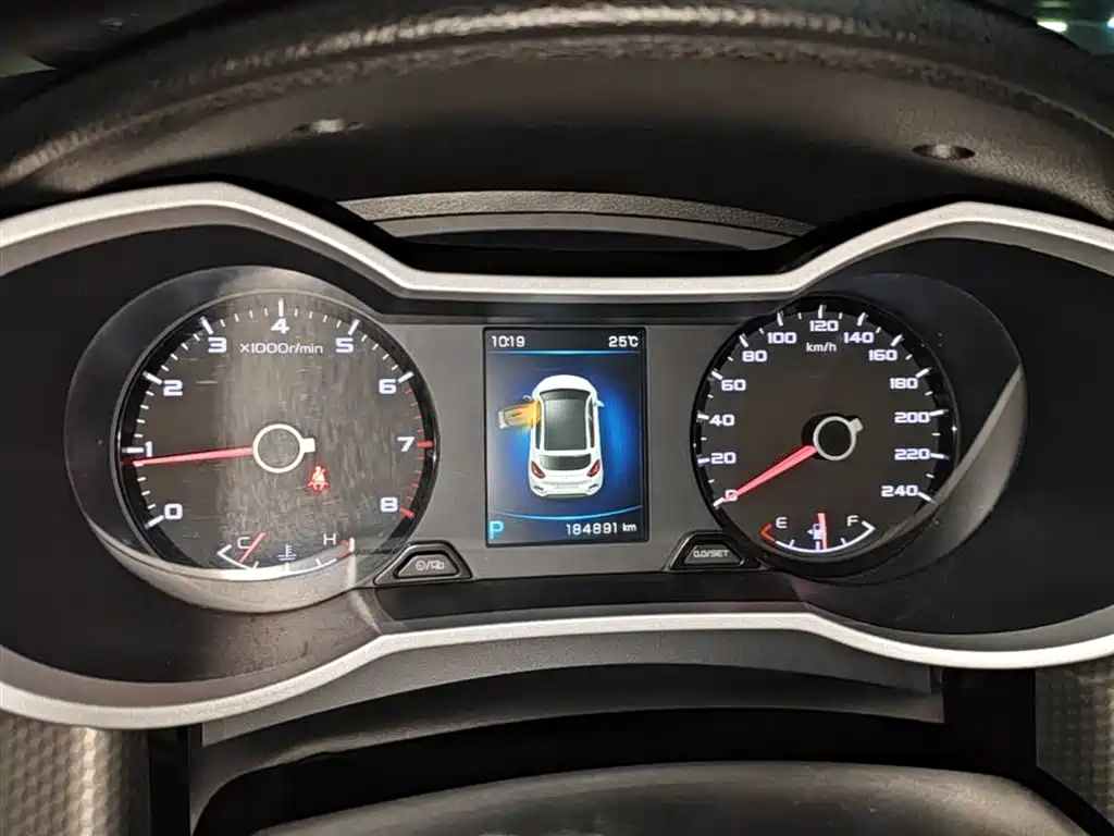 Geely Emgrand GS 2016 — фото 12