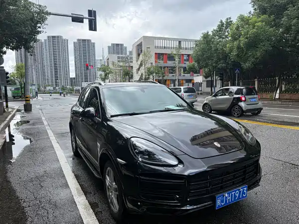 Porsche Cayenne 2011
