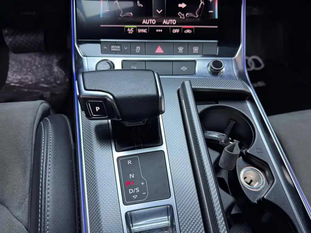 Audi A6L 2022