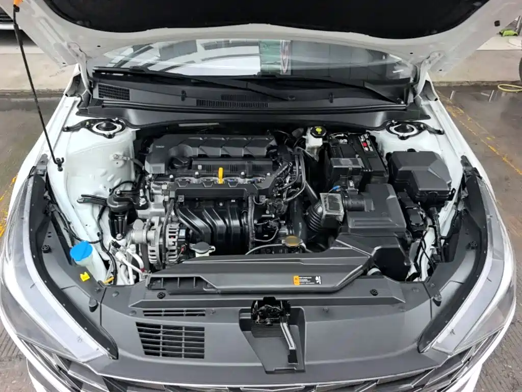 Hyundai Elantra 2022 — фото 20