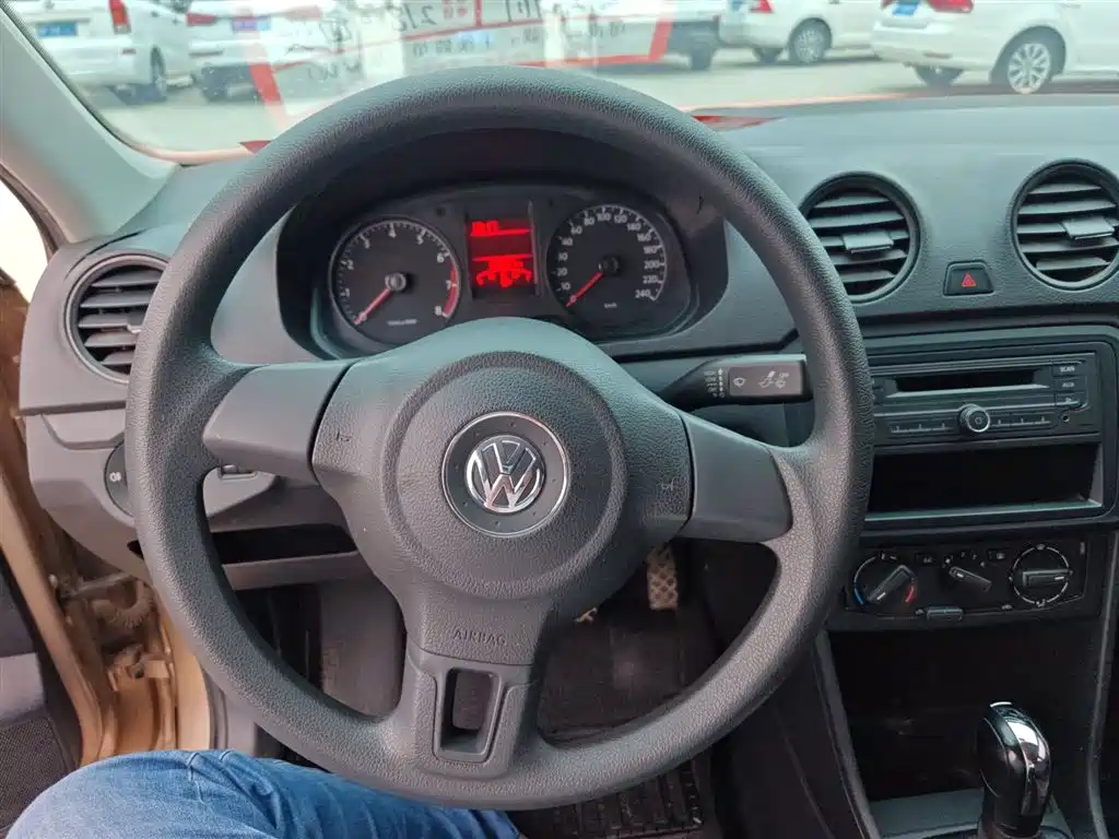 Volkswagen Jetta 2015 — фото 14