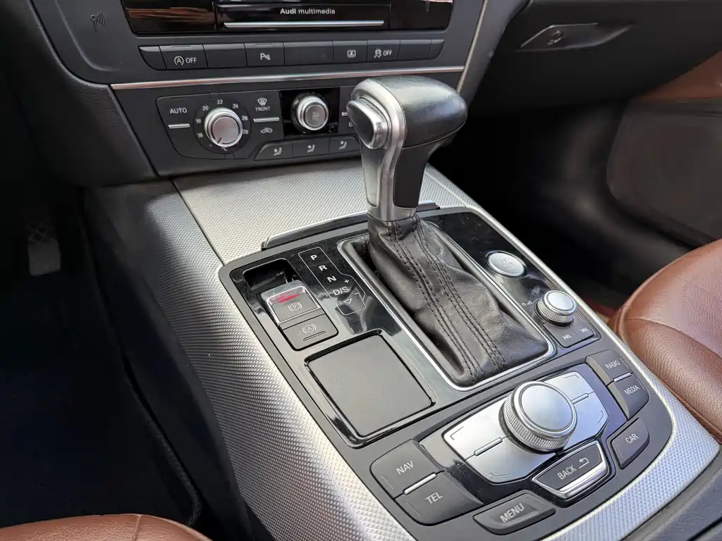 Audi A6L 2013 — фото 12