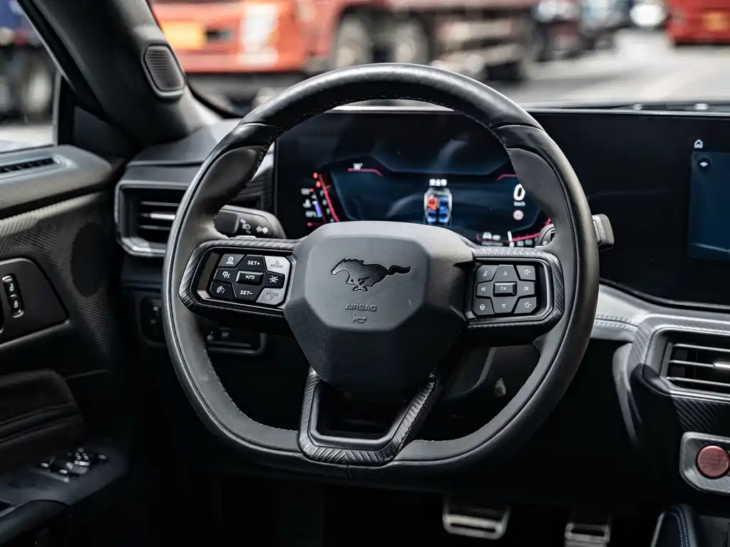 Ford Mustang 2024 — фото 13