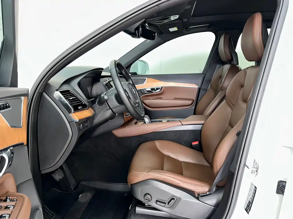 Volvo XC90 2021 — фото 8