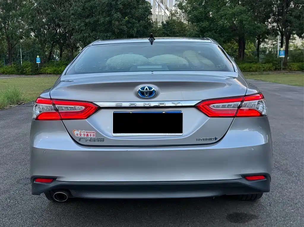 Toyota Camry 2022 — фото 8