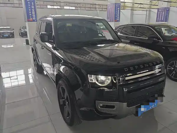 Land Rover Defender 2024