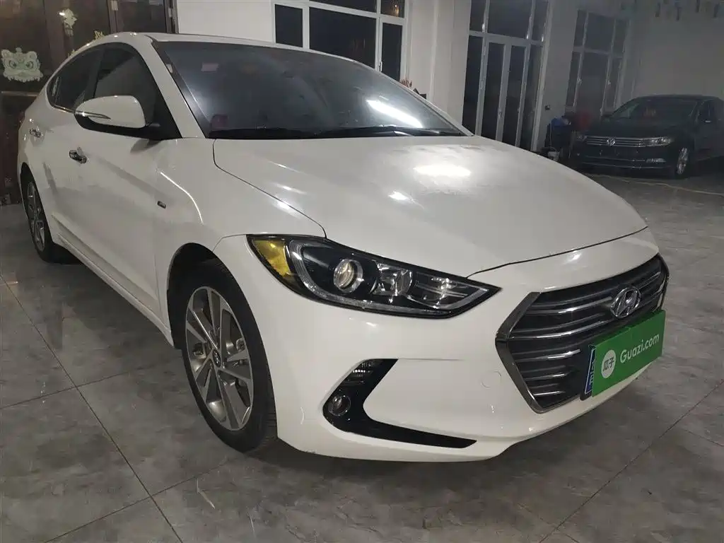 Hyundai Elantra 2018 — фото 4