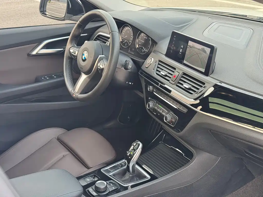 BMW 1 Series 2020 — фото 13