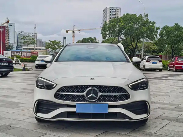Mercedes-Benz C-Class 2024