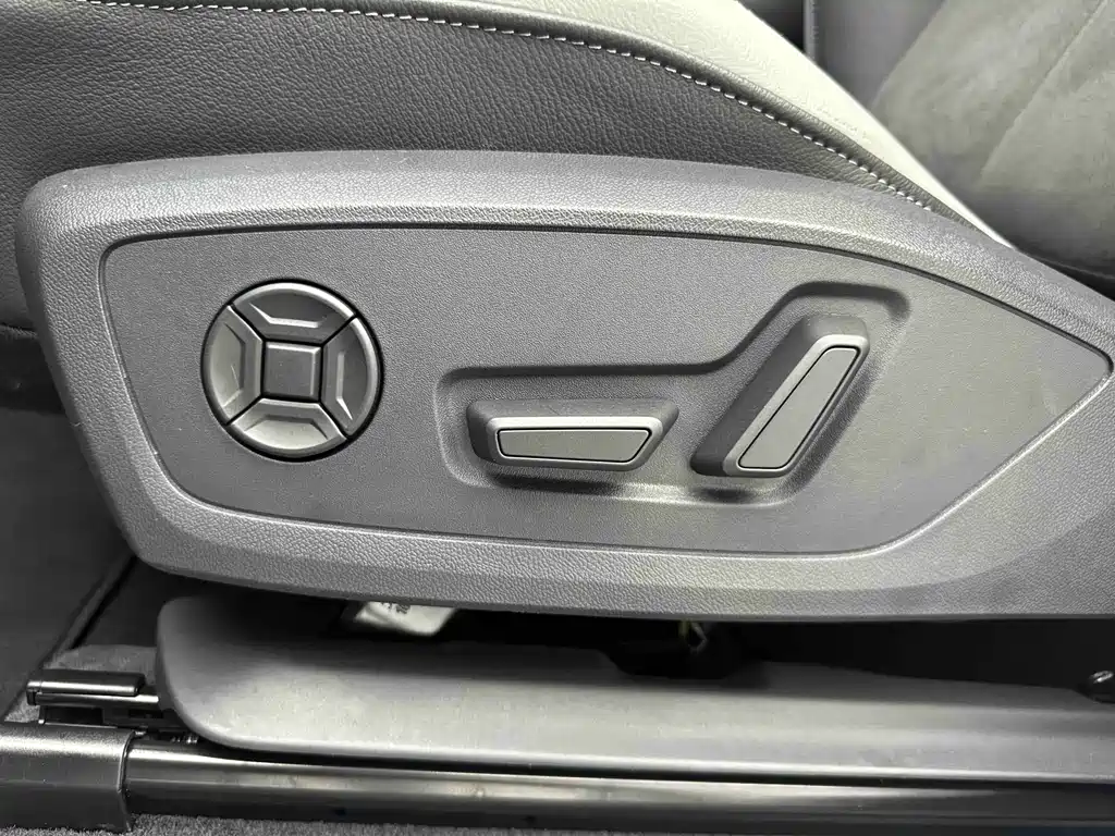 Audi Q3 2023 — фото 11