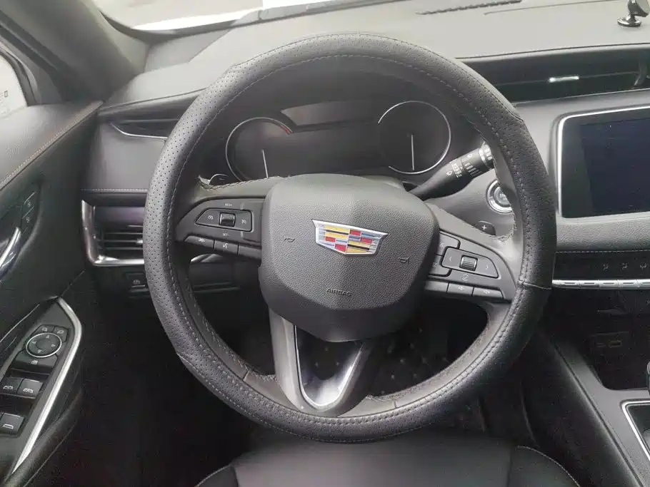 Cadillac XT4 2019 — фото 15