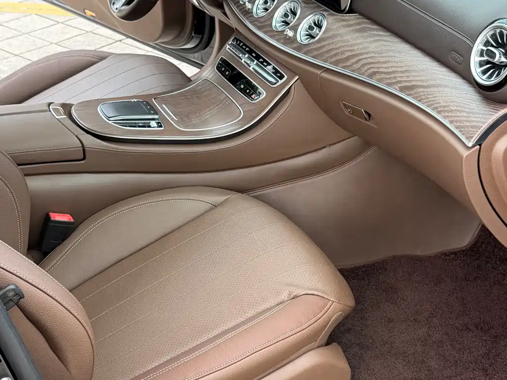 Mercedes-Benz E-Class 2019 — фото 10