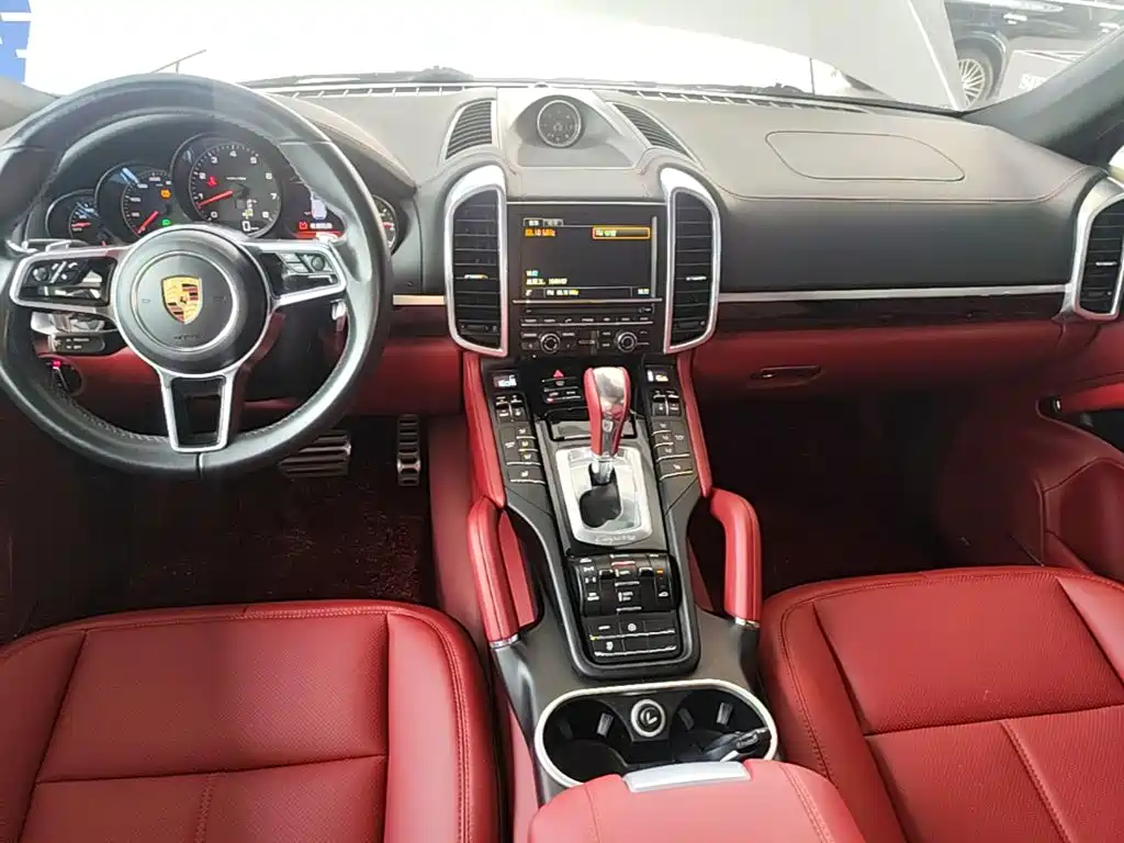 Porsche Cayenne 2016 — фото 12