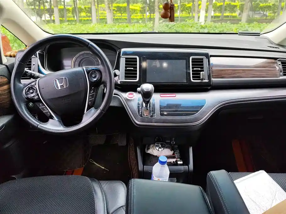 Honda Elysion 2018 — фото 12