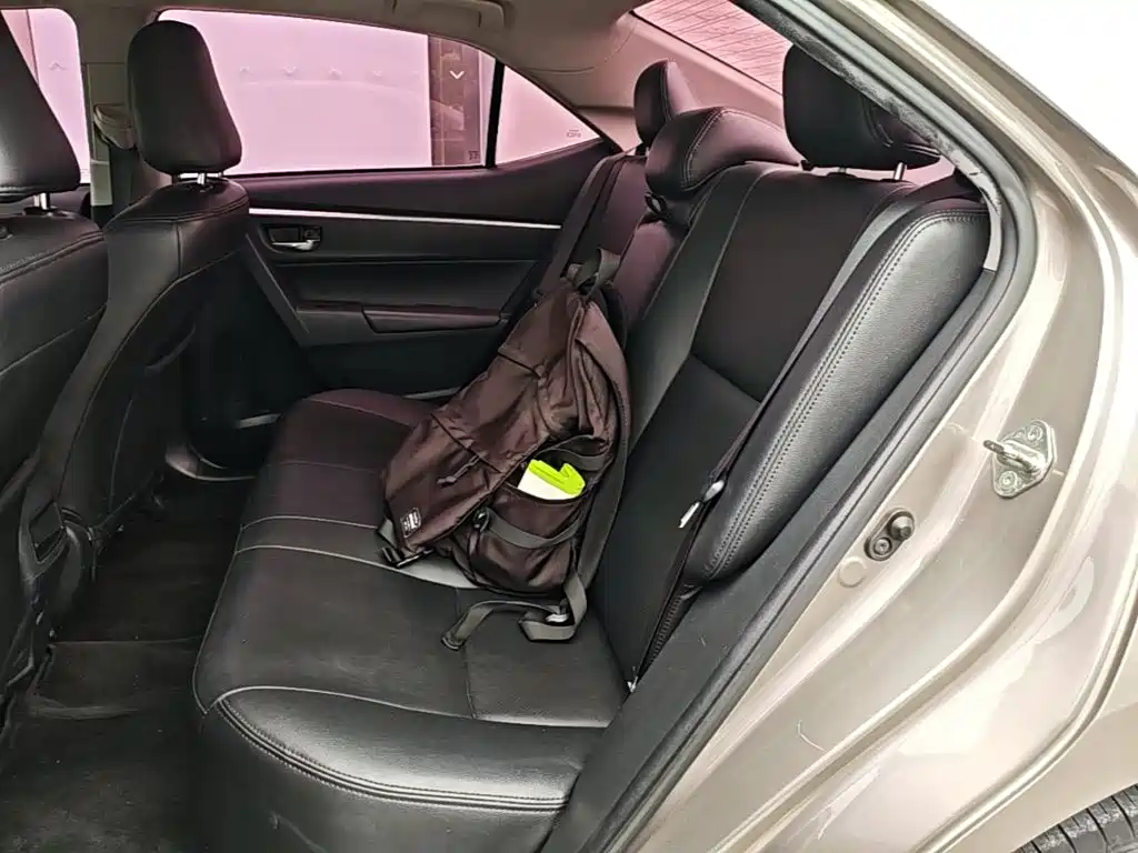 Toyota Corolla 2018 — фото 17