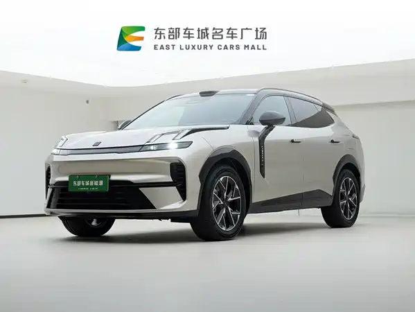 Lynk & Co 08 EM-P 2025