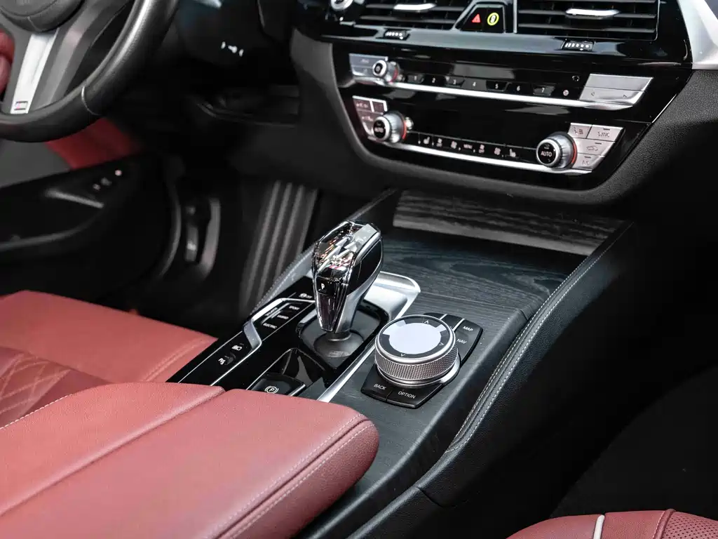 BMW 5 Series New Energy 2022 — фото 25