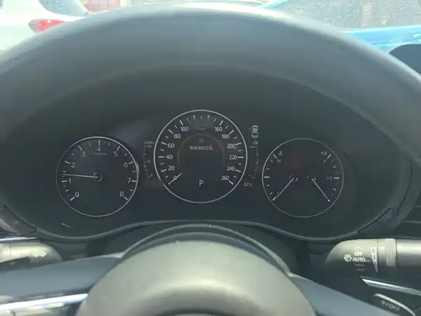 Mazda 3 Axela 2024