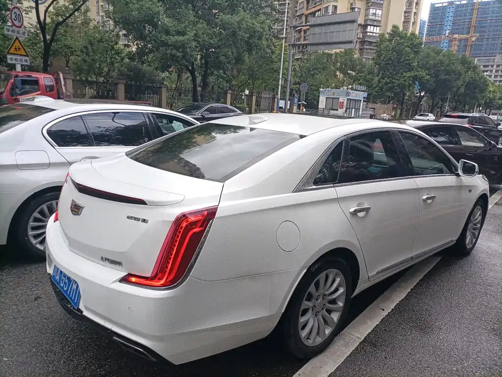 Cadillac XTS 2018 — фото 31