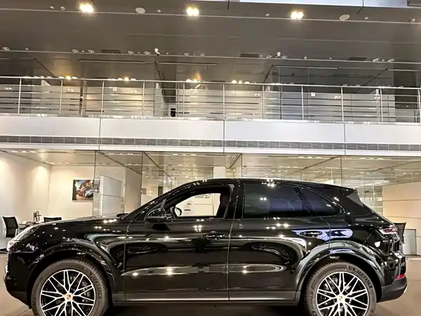 Porsche Cayenne 2025