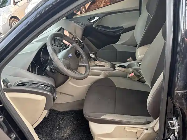 Ford Focus 2012
