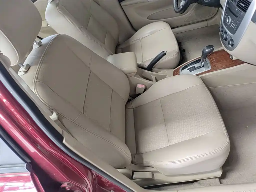 Buick Excelle 2014 — фото 25