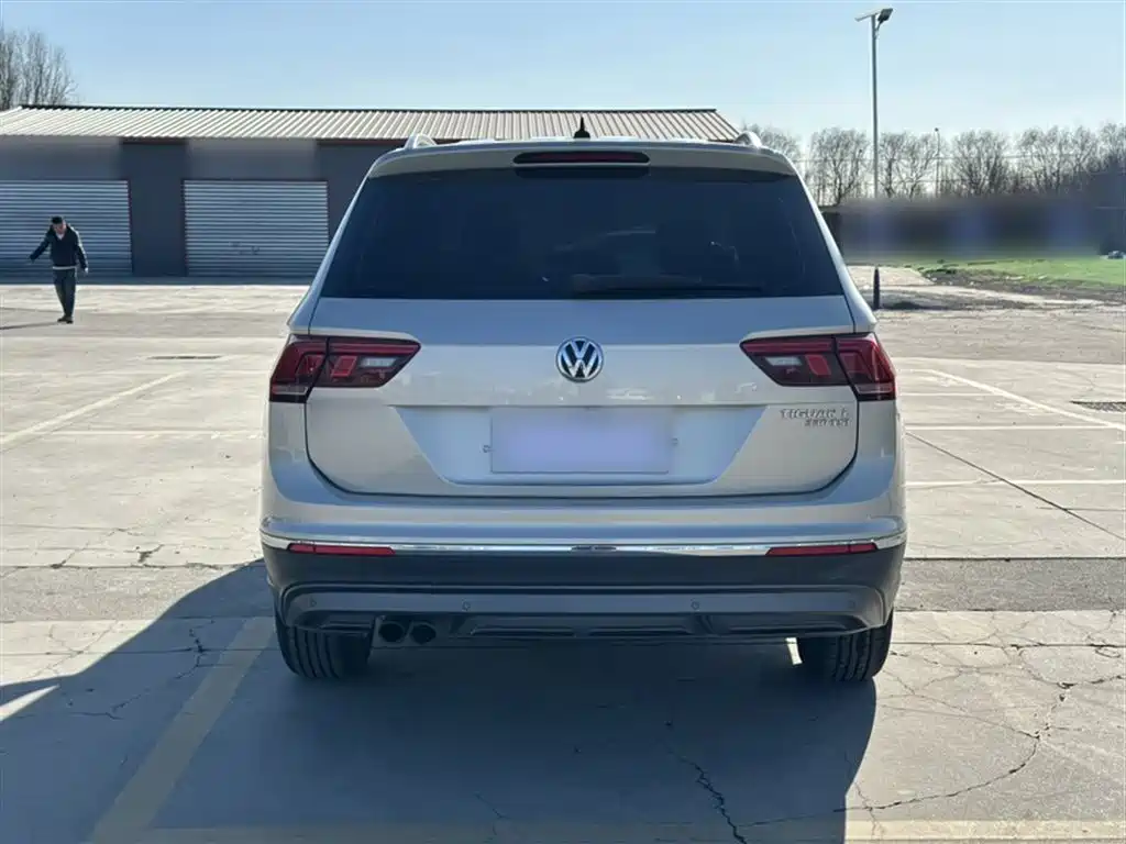 Volkswagen Tiguan L 2017 — фото 22