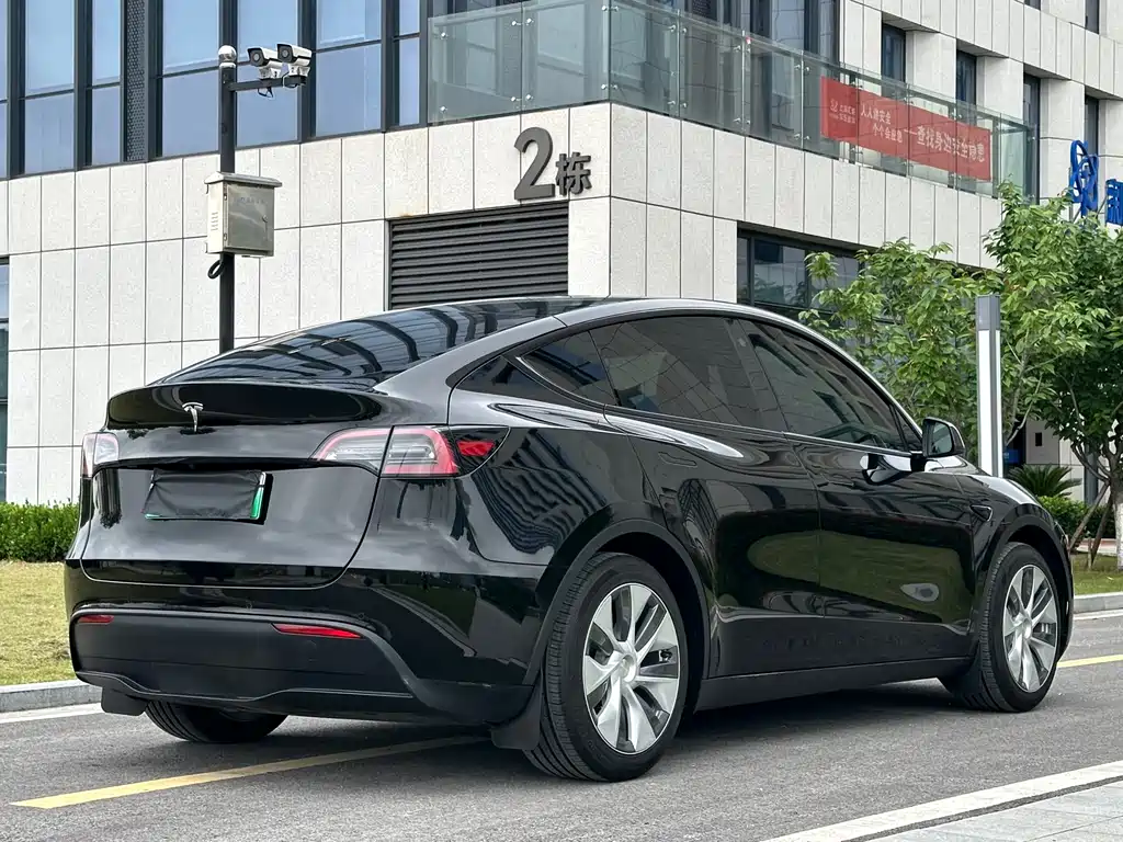 Tesla Model Y 2022 — фото 30