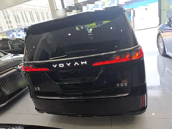Voyah Dreamer 2025