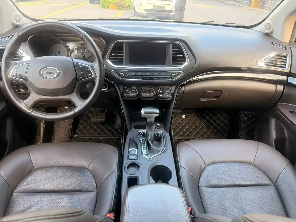 GAC Trumpchi GS4 2018 — фото 15