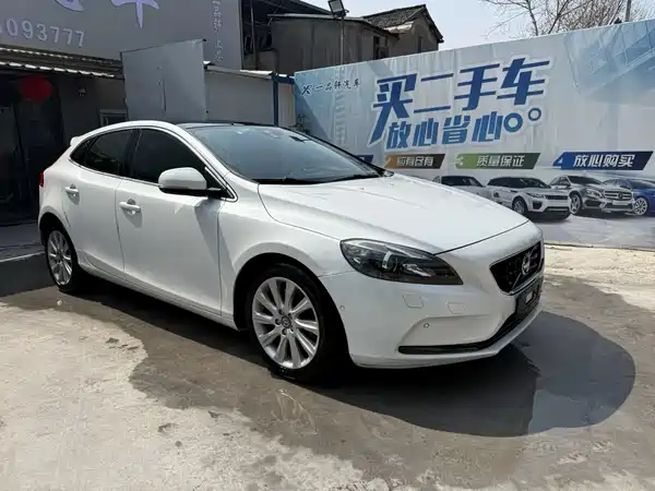 Volvo V40 2017