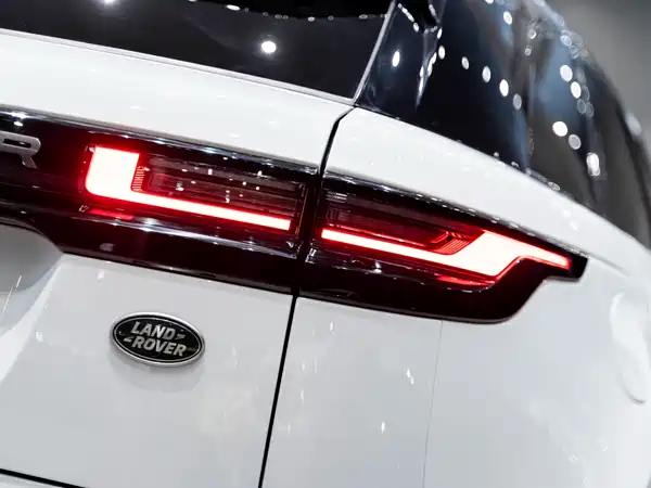 Land Rover Range Rover Velar 2024