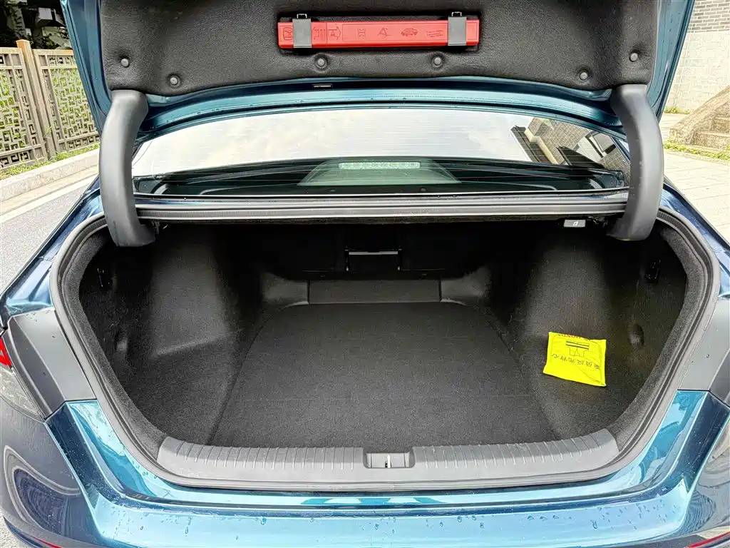 Honda Accord 2023 — фото 22