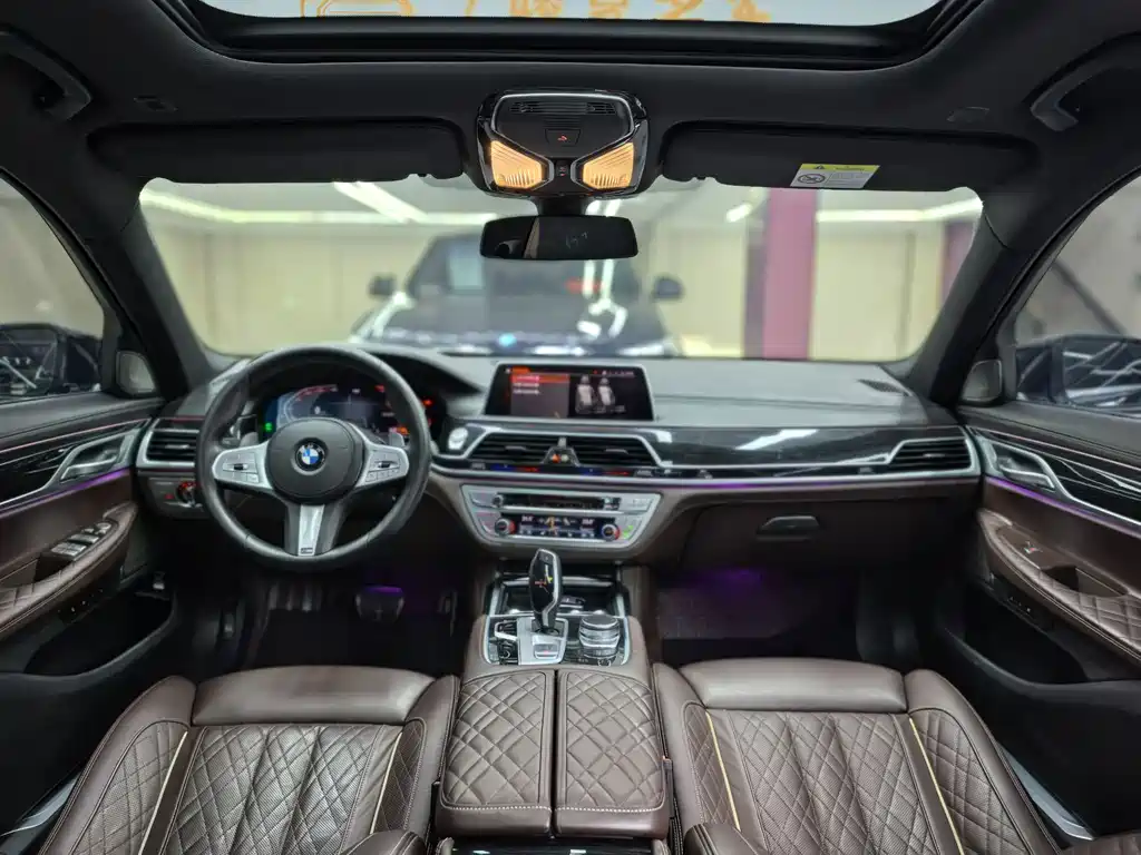 BMW 7 Series 2019 — фото 9