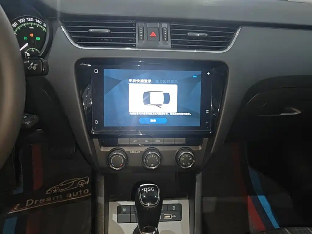 Skoda Octavia 2021 — фото 13