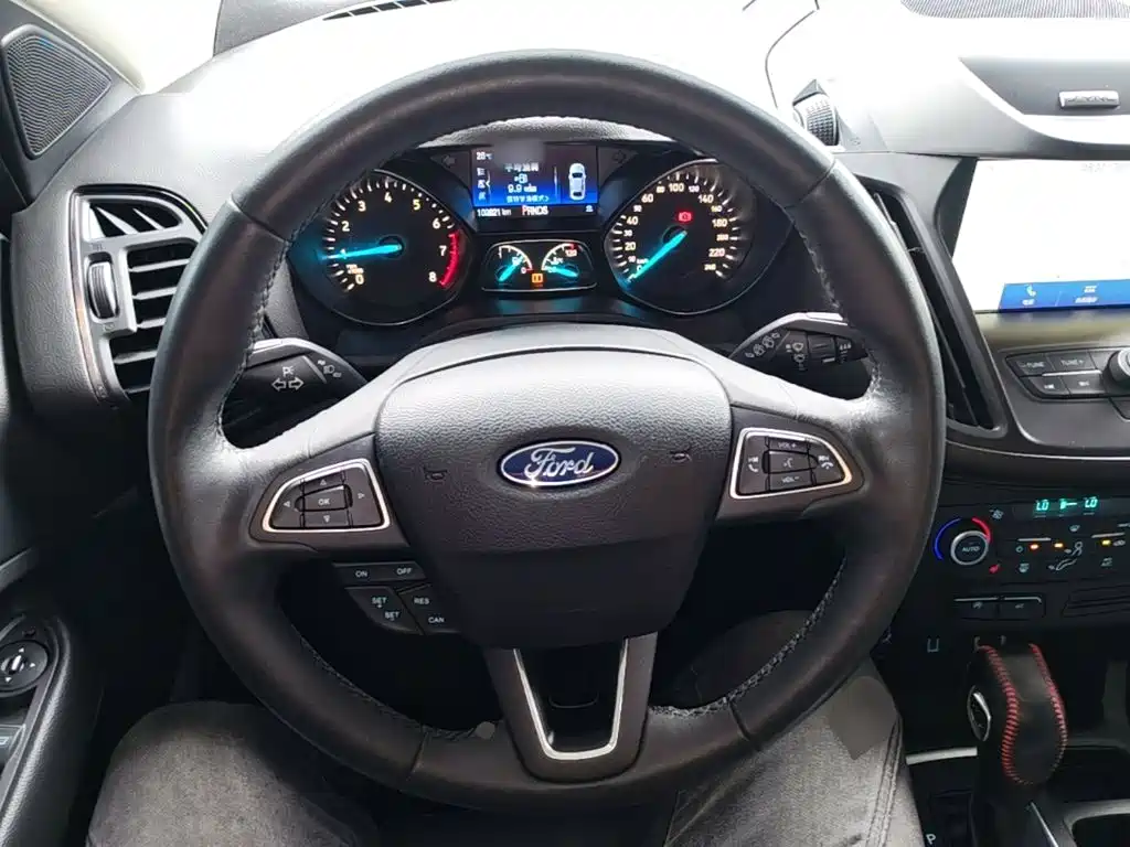 Ford Kuga 2018 — фото 11