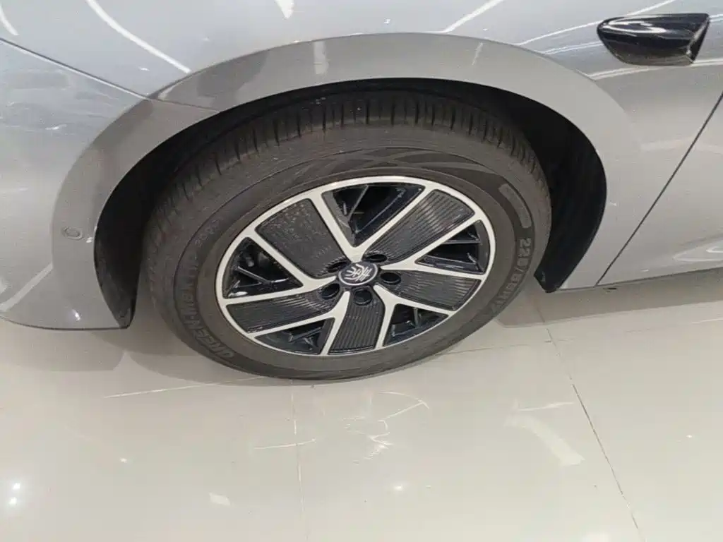 BYD Qin L 2025 — фото 23